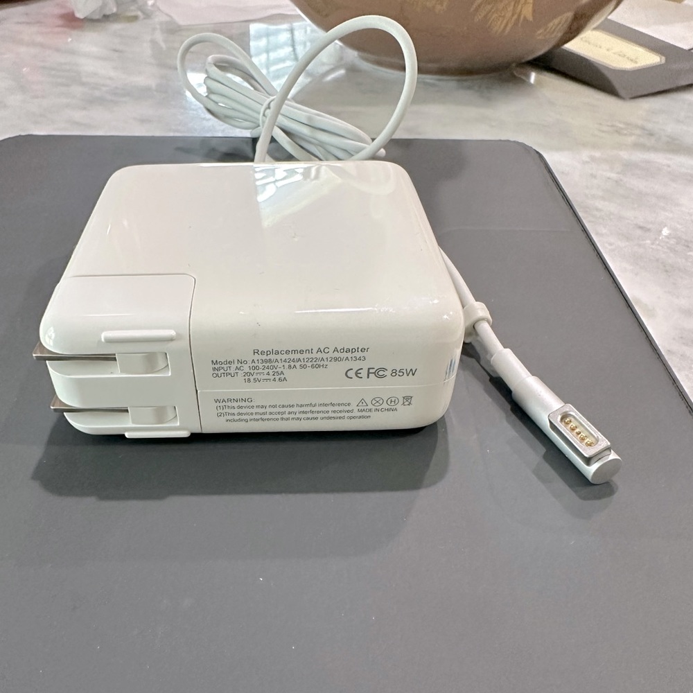 Replacement charger for Apple 85W MagSafe 2 Power Adapter (for MacBook Pro)